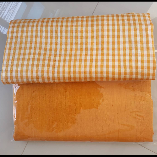 ผ้าไหมพื้นผ้าไหมลายสก๊อต (0813698771)