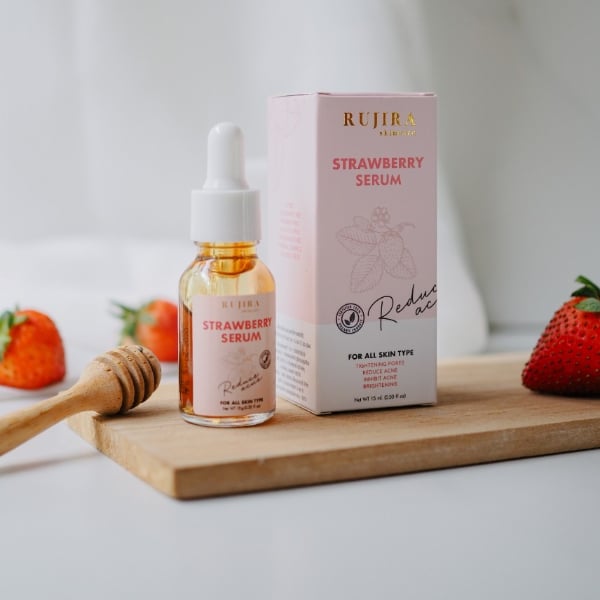 Strawberry Serum สตรอเบอร์รี่ปราบสิว