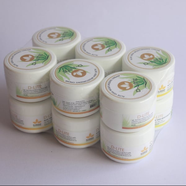 ครีมบำรุงว่านหางจระเข้  ดี-ไลท์ ขนาด 60 กรัม(โหล)