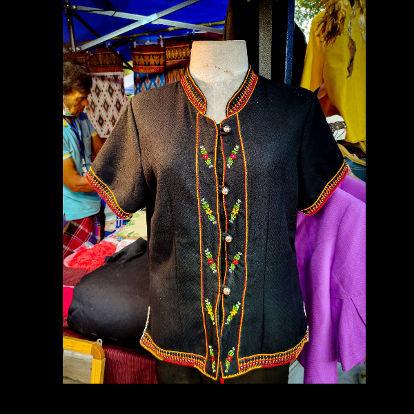 เสื้อแส่ว ศรีมะเกลือ