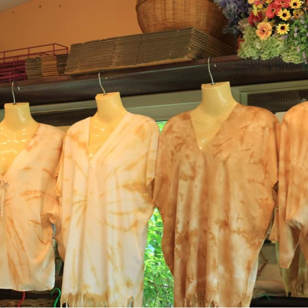 เสื้อมัดย้อมสีจากใบฝรั่ง ออร์แกนิค สีธรรมชาติ (ไซซ์ S - XL)