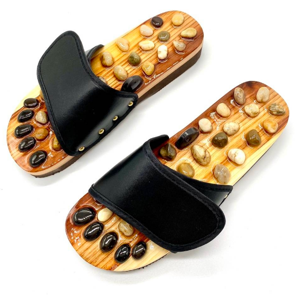 Chiranatda รองเท้าพื้นหินนวดสุขภาพ ไซส์ 38-40 สีดำ