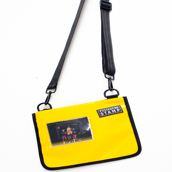 กระเป๋าผ้าใบ PVC ติดแสตมป์ ทรง Crossbody (สีเหลือง)